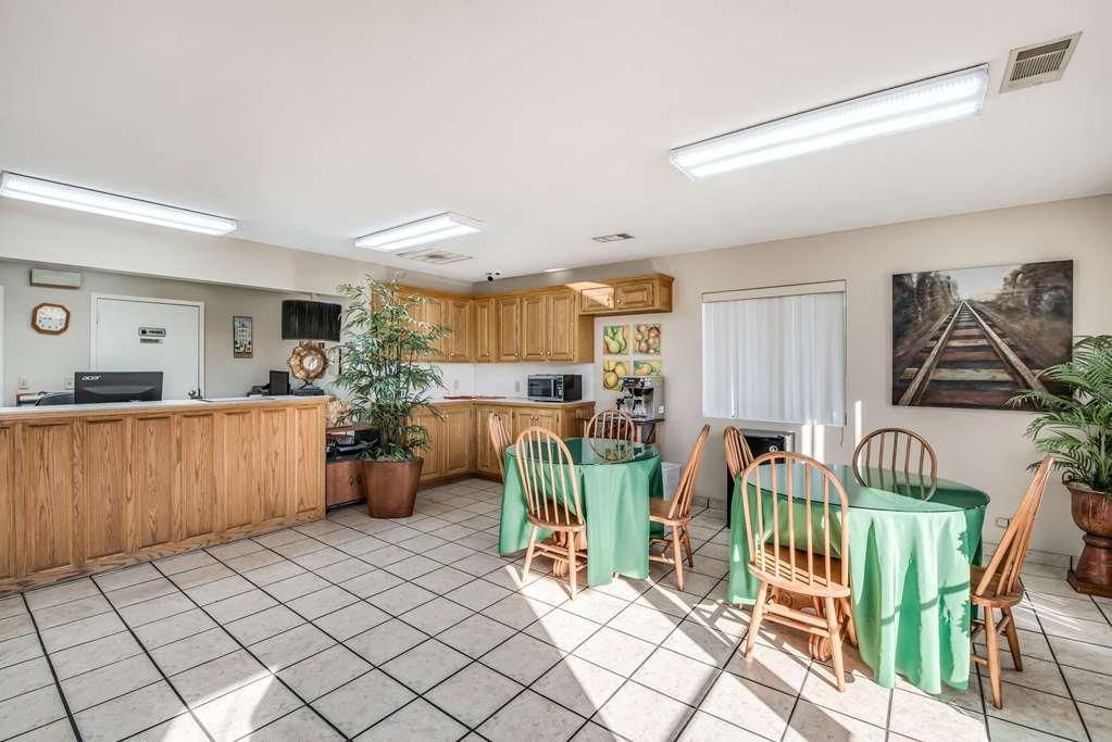 Rodeway Inn Gurdon Интерьер фото